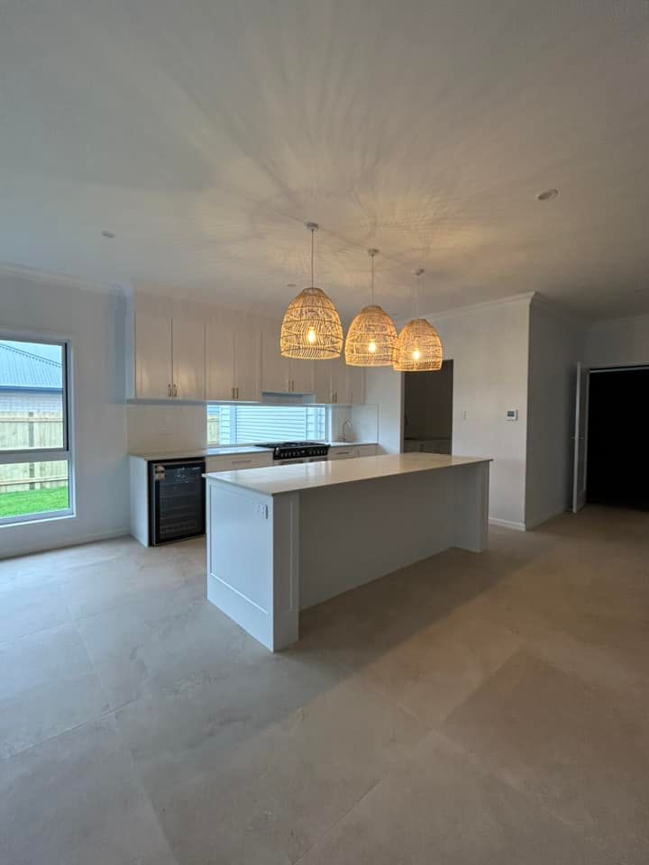 New Renovated White Kitchen — Formosa Building And Renovations in Kensington, QLD