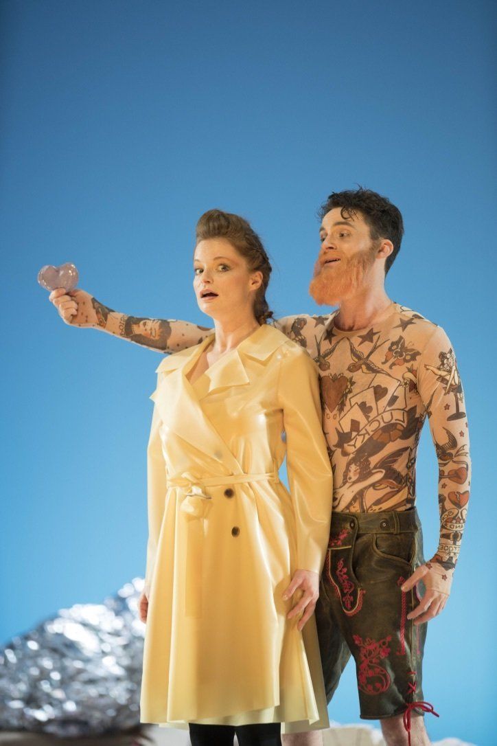 Dutch National Touring Opera Cosi fan Tutte Mozart Opera Mezzo Dorabella Reisopera Guglielmo Nicholas Crawley