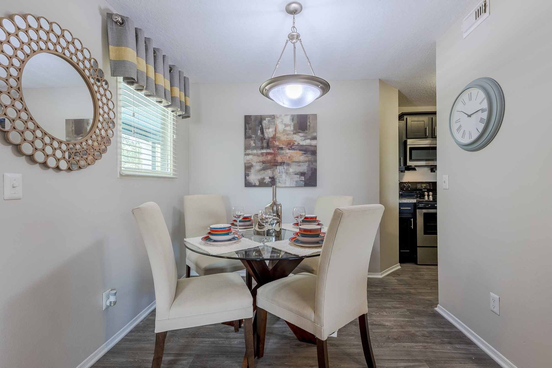 Dining area at Savannahs at James Landing.