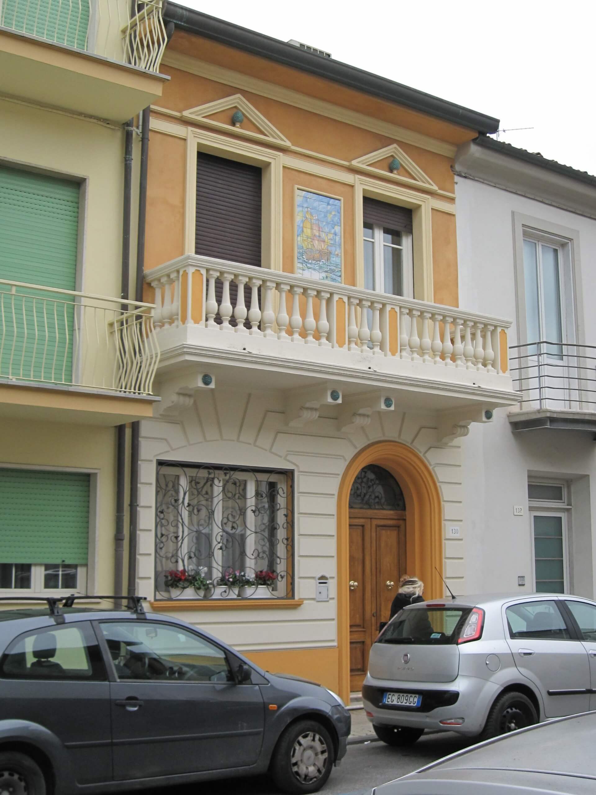 facciata di un edificio ristrutturata