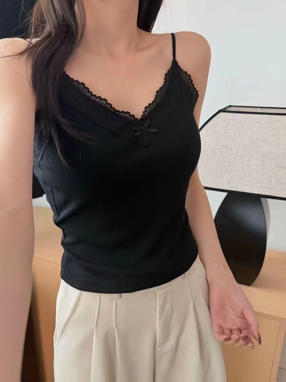 260410V領蕾絲花邊彈力棉細肩小可愛