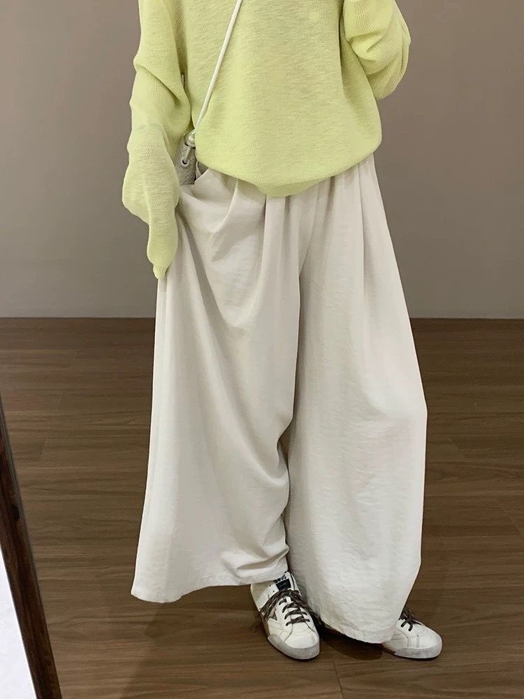 260414寬鬆帶點垂墜感側口袋寬褲