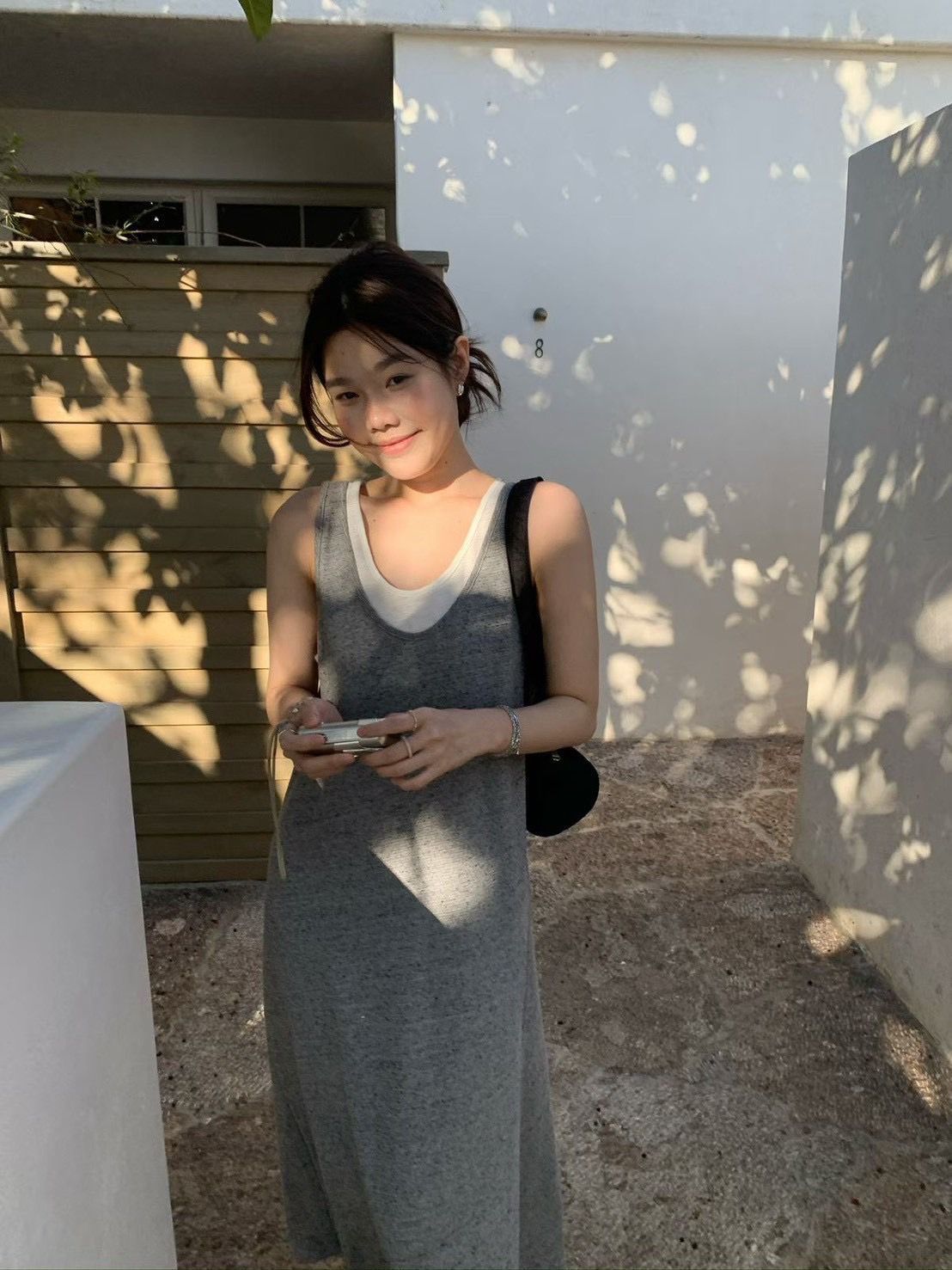 260311韓國??極簡高智感穿搭撞色拼接假二件背心連衣裙