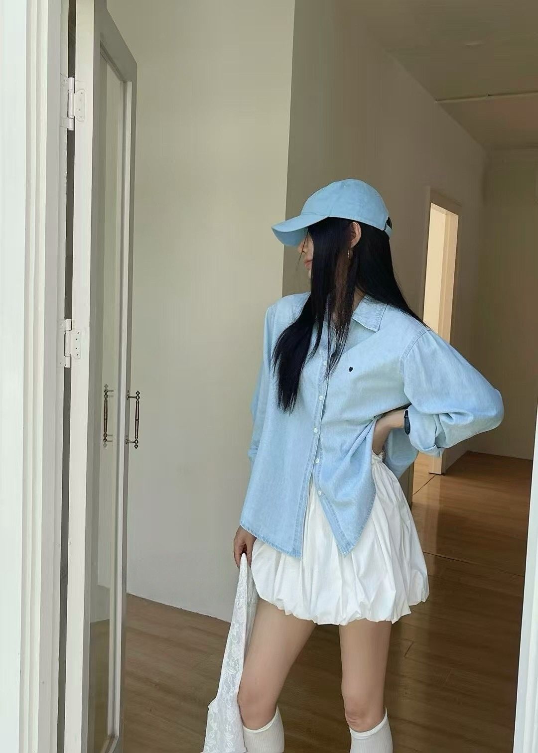 260313韓版小愛心刺繡前短後長水洗薄牛仔襯衫