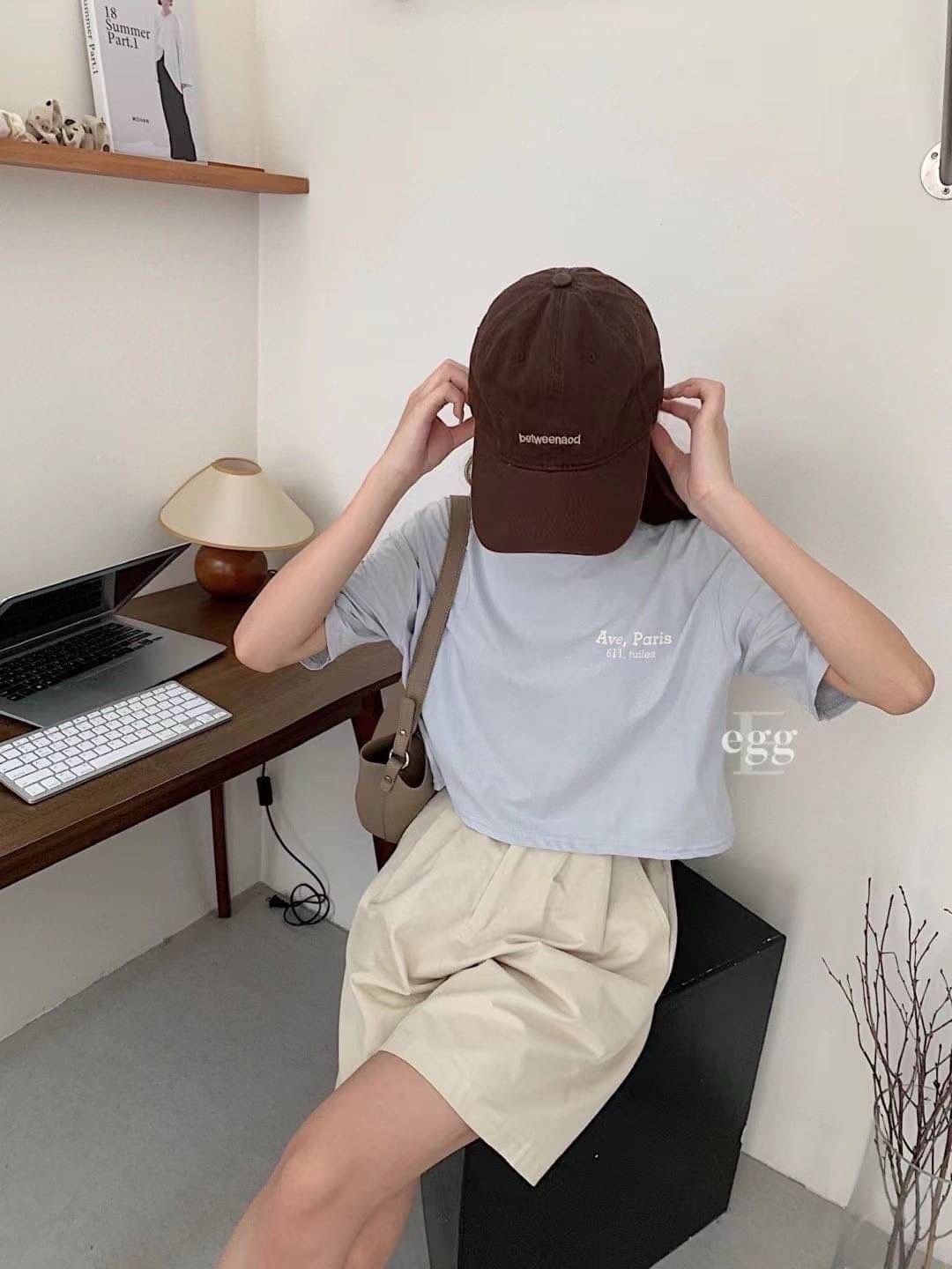 260317休閒韓系款字母前後印花短版ㄒ恤