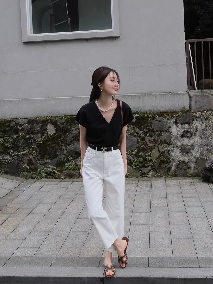 260320簡約氣質舒柔感V領百搭ㄒ恤