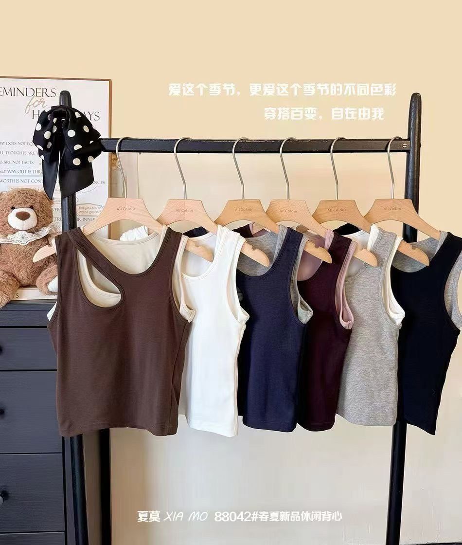 260324不對稱挖肩背心（附罩杯）