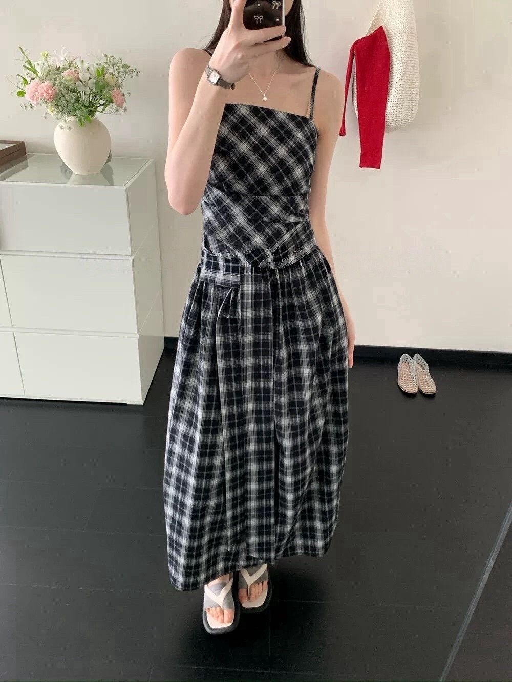 260405溫柔氛圍細肩格紋設計腰間抓皺綁帶洋裝