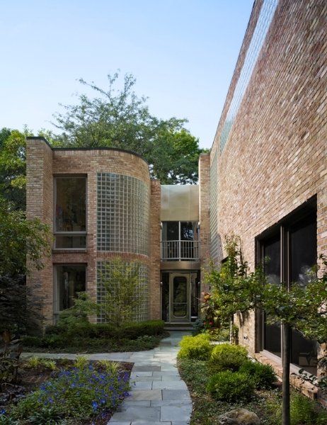 Bauhaus Entry View — Chicago, IL — Allan J. Grant and Associates