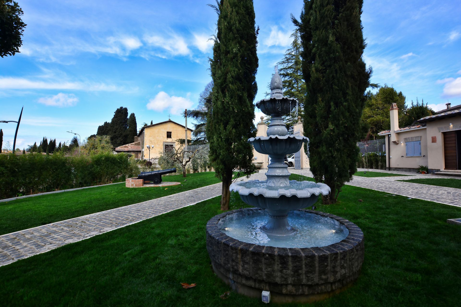 Corte Sospesa - Fontana