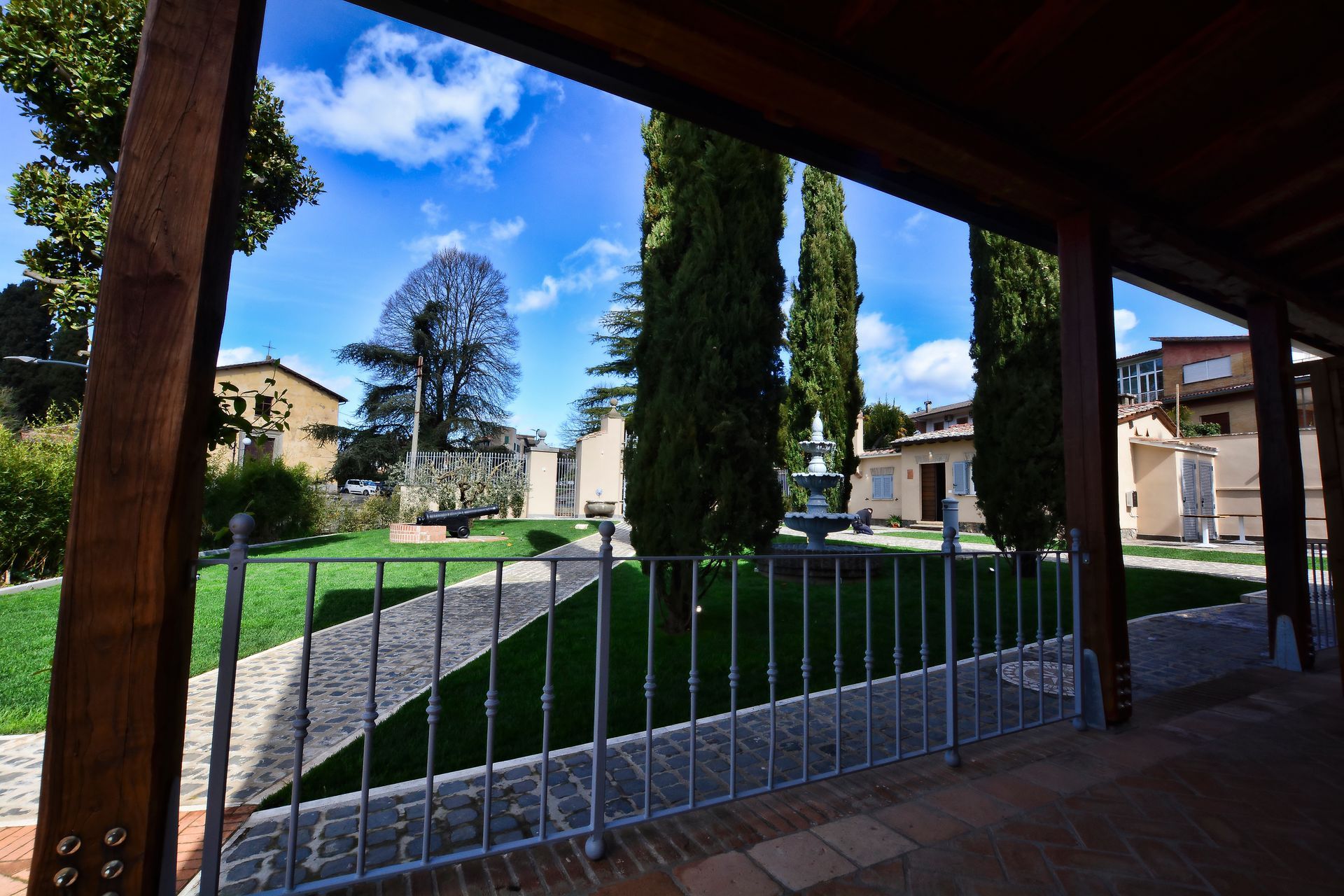 Corte Sospesa - Giardino e fontana