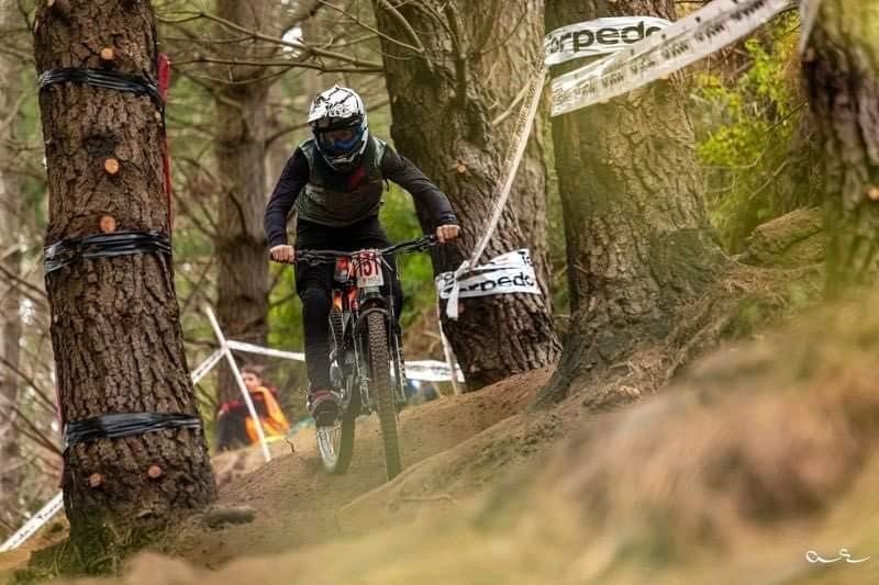 Sam Dunnett winning the U15 Downhill Nationals