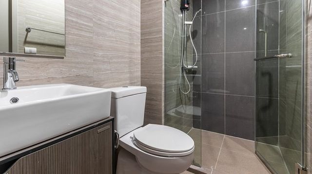 https://lirp.cdn-website.com/0f162804/dms3rep/multi/opt/Modern-Bathroom-With-Cabinet-A-429702884-web-640w.jpg