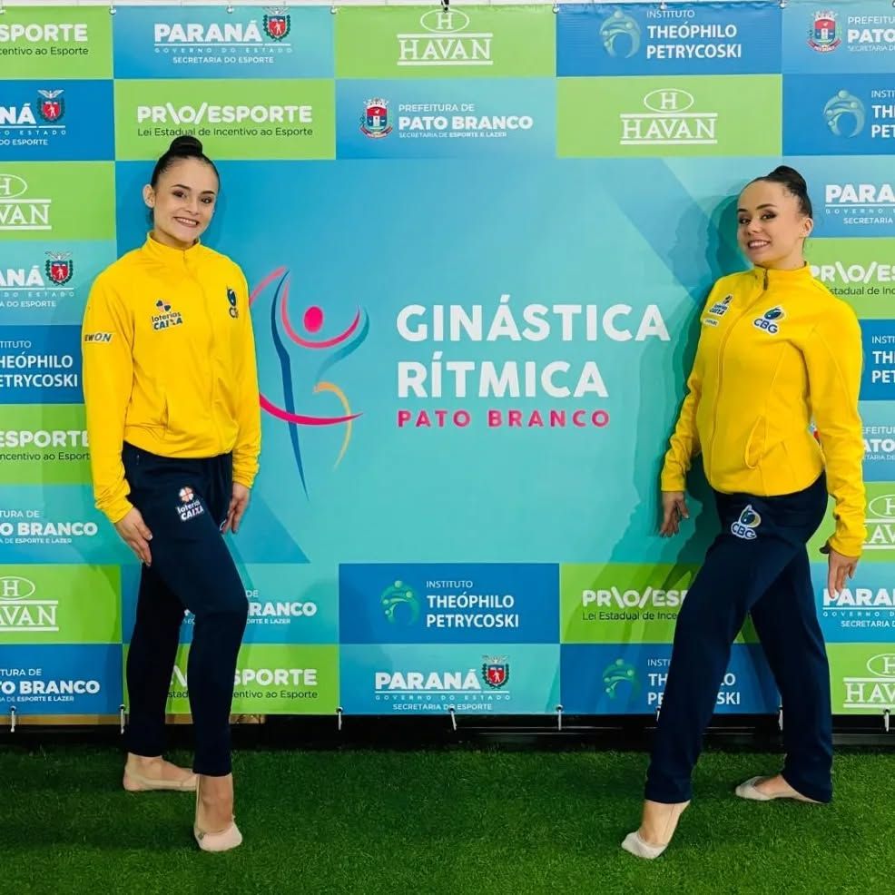 Kauany Zanettin Paes
?1° lugar aparelho BOLA
?1° lugar aparelho ARCO
?2° lugar aparelho MAÇAS
4° lugar aparelho FITA
4° lugar INDIVIDUAL GERAL
• Mariana Batista de Paula
4° lugar aparelho arco
5° lugar aparelho bola
5° lugar aparelho maças
?3° lugar aparelho fita
?3° lugar INDIVIDUAL GERAL