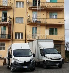 furgoni per traslochi D&V Traslochi Viterbo di Daniele Pezzotti