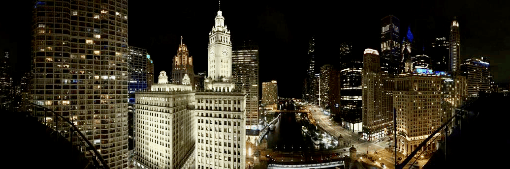 A picture of the Chicago skyline at night.