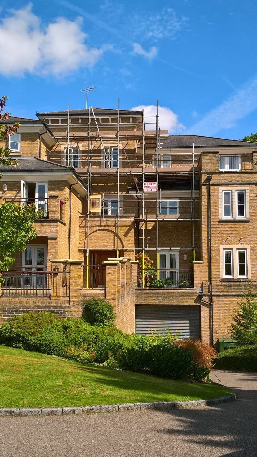 scaffolding for building refurbishment