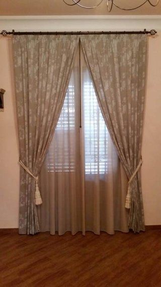 tenda decorata con lacci