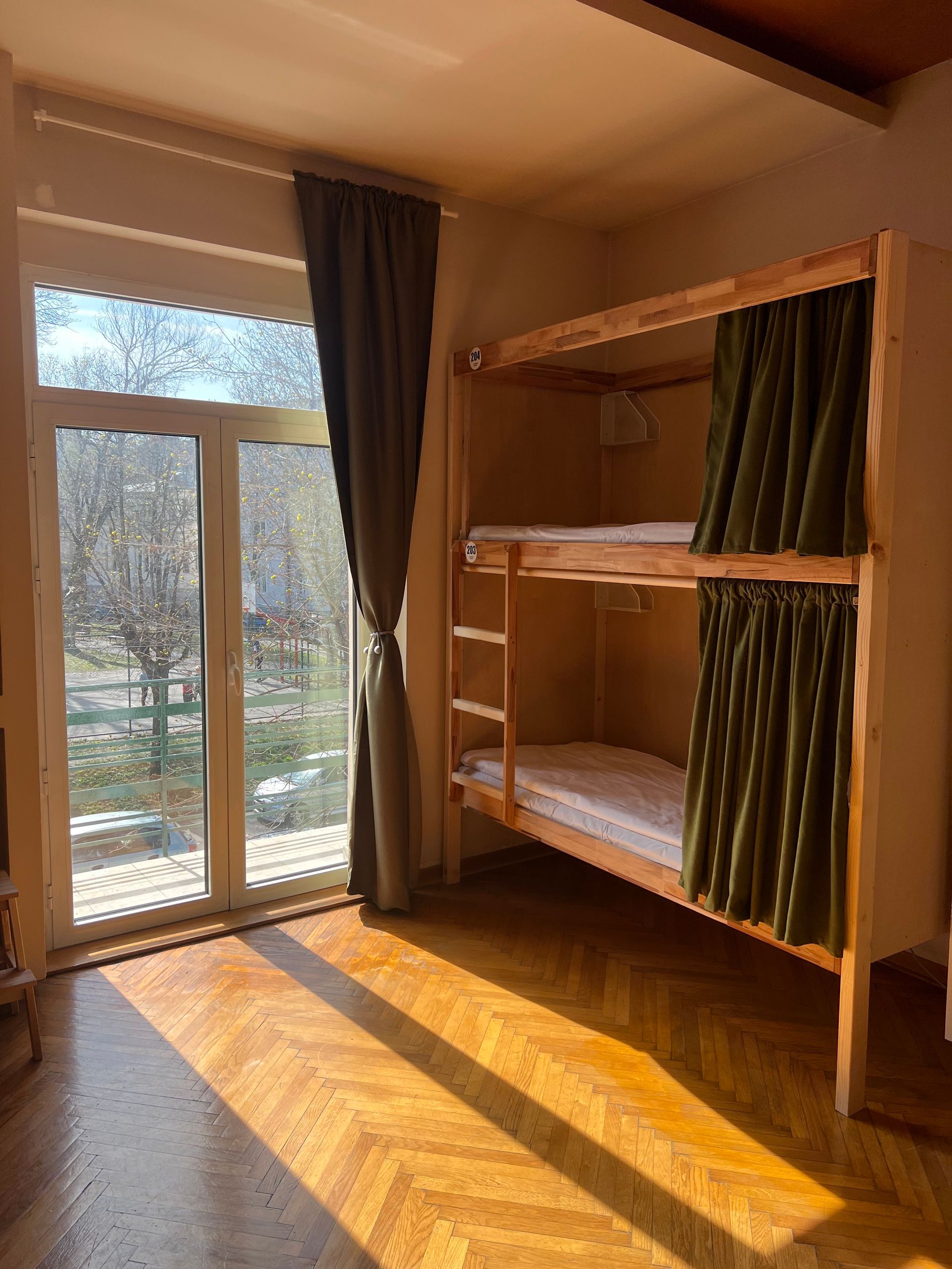 Cabbage-Hostel-Belgrade-Female-Dorm-window-view-2nd-floor