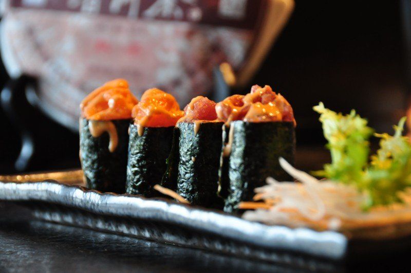 dettaglio piatto di sushi