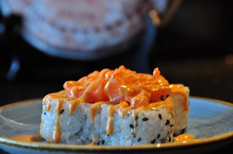 sushi con colata di formaggio