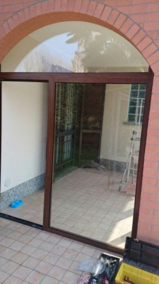 porta finestra con arcata