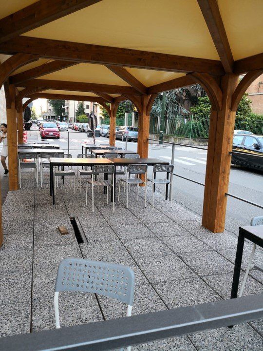 tenda a capanno per bar e ristoranti