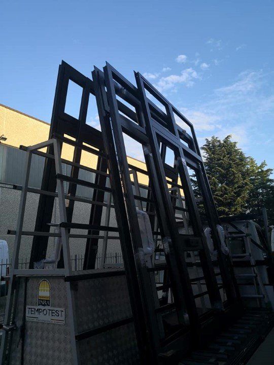 struttura in ferro per infissi