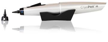 CryoPen M medisch hulpmiddel met zwarte standaard en losse applicatorpunt.