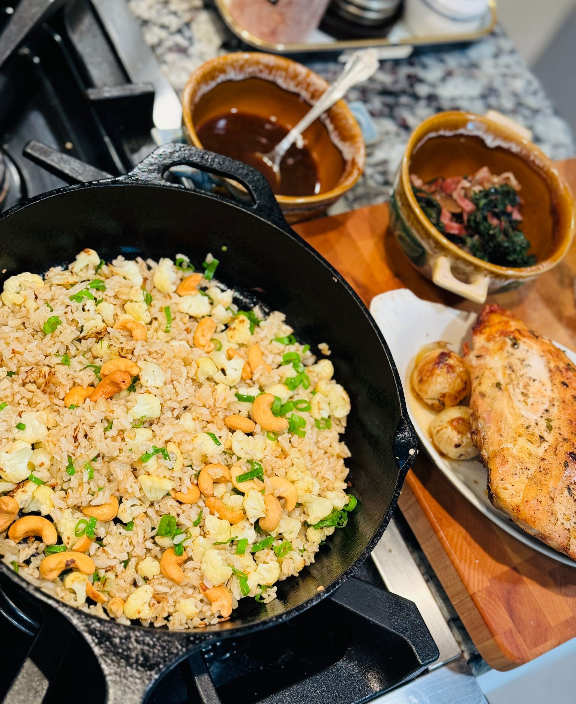 Stirfry brown rice with cauliflower and cashews