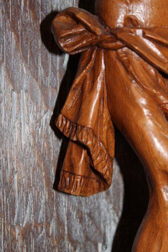 particolare della statua di gesu cristo in legno laccato
