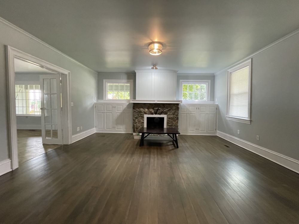 130 vine living room