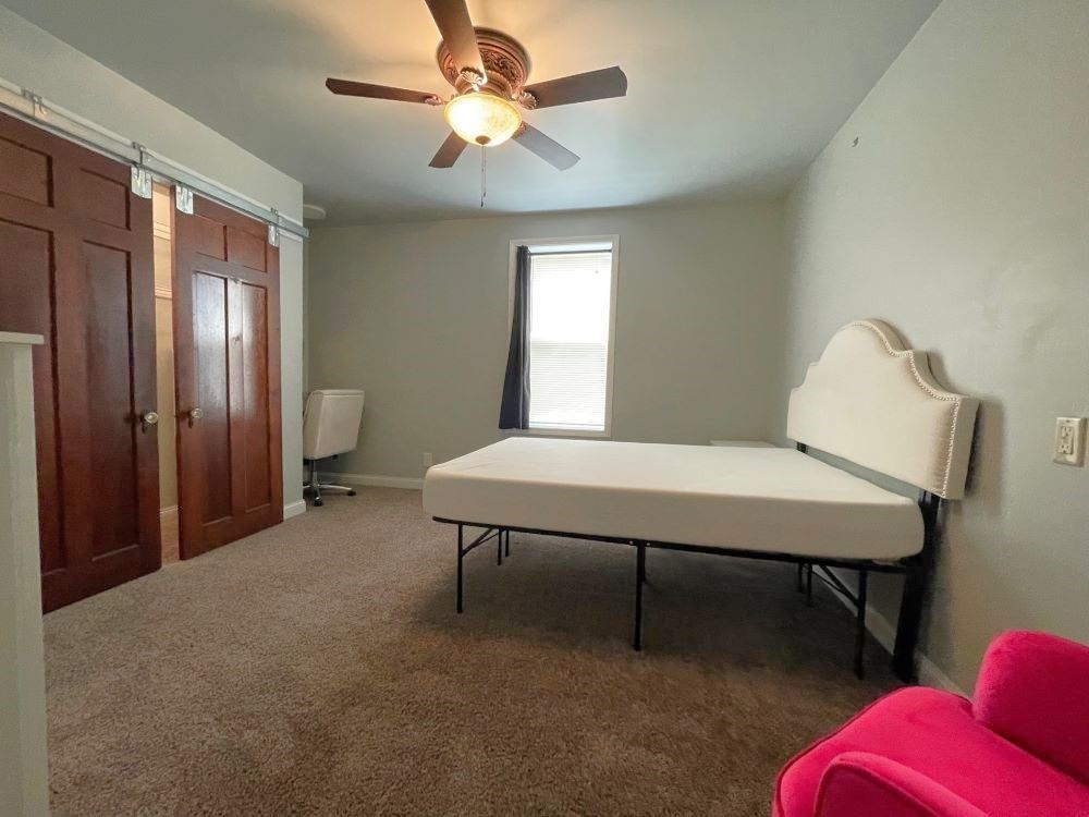 bedroom 216 university