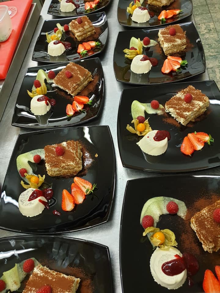 Menü Dessert, Nachtisch, Tiramisu, Panna Cotta