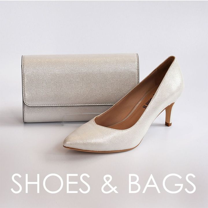 bags and shoes for the mother of the bride