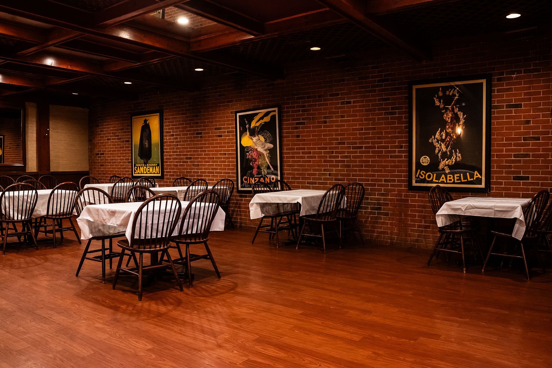 Madison’s Cafe in Jefferson City, MO, Is a Great Choice for Hosting a Good Meal or Private Event.