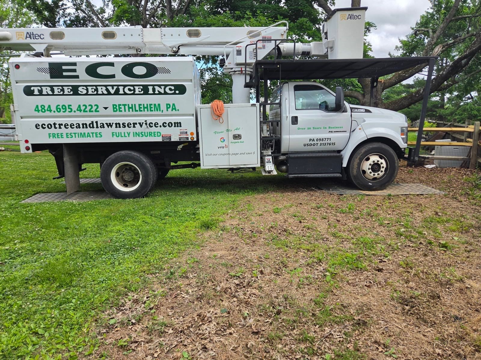 Eco Tree Service bucket truck in Bethlehem, PA