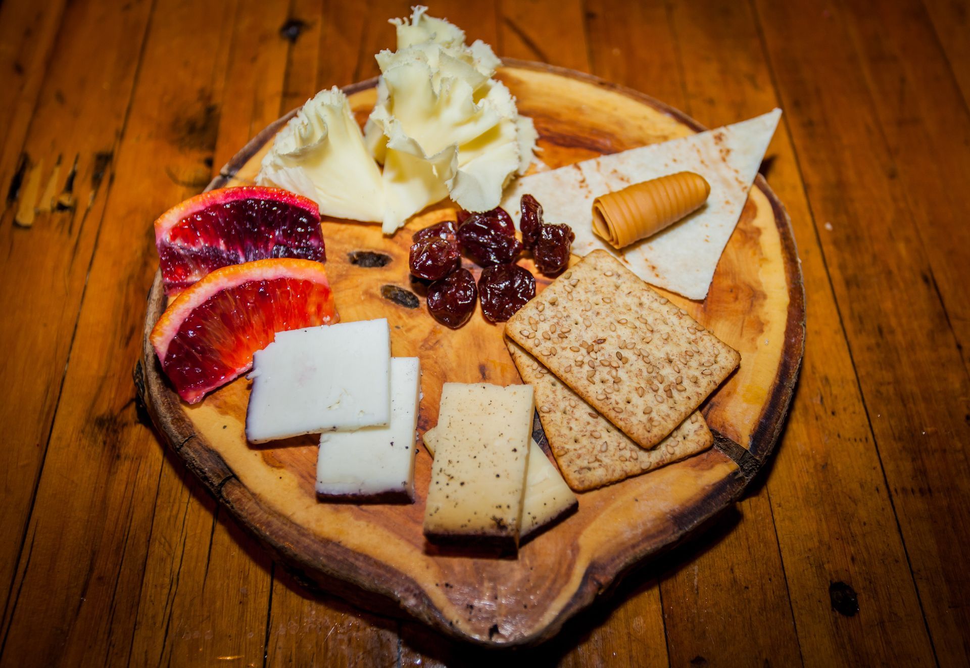 Cheese and crackers platter