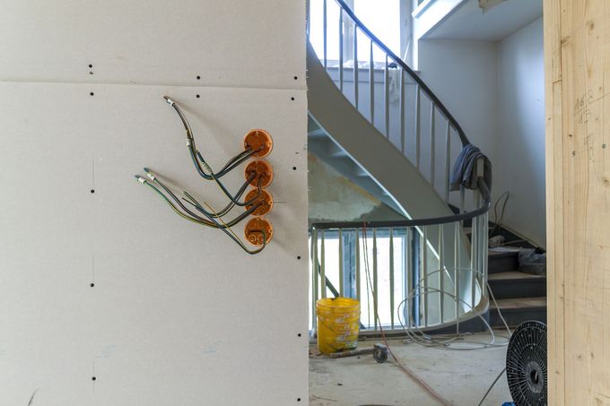 Sähkötyöt yrityksille ja liiketiloihin