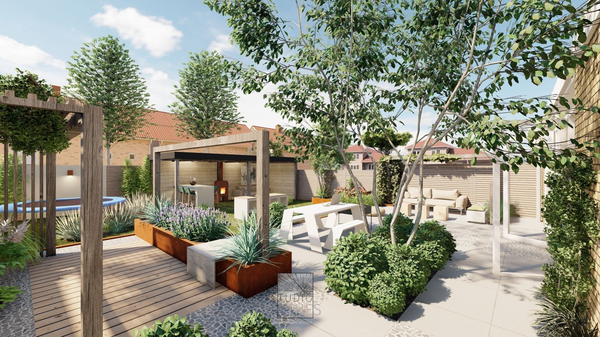 een meerstammige boom op de voorgrond met een overkapping in de hoek