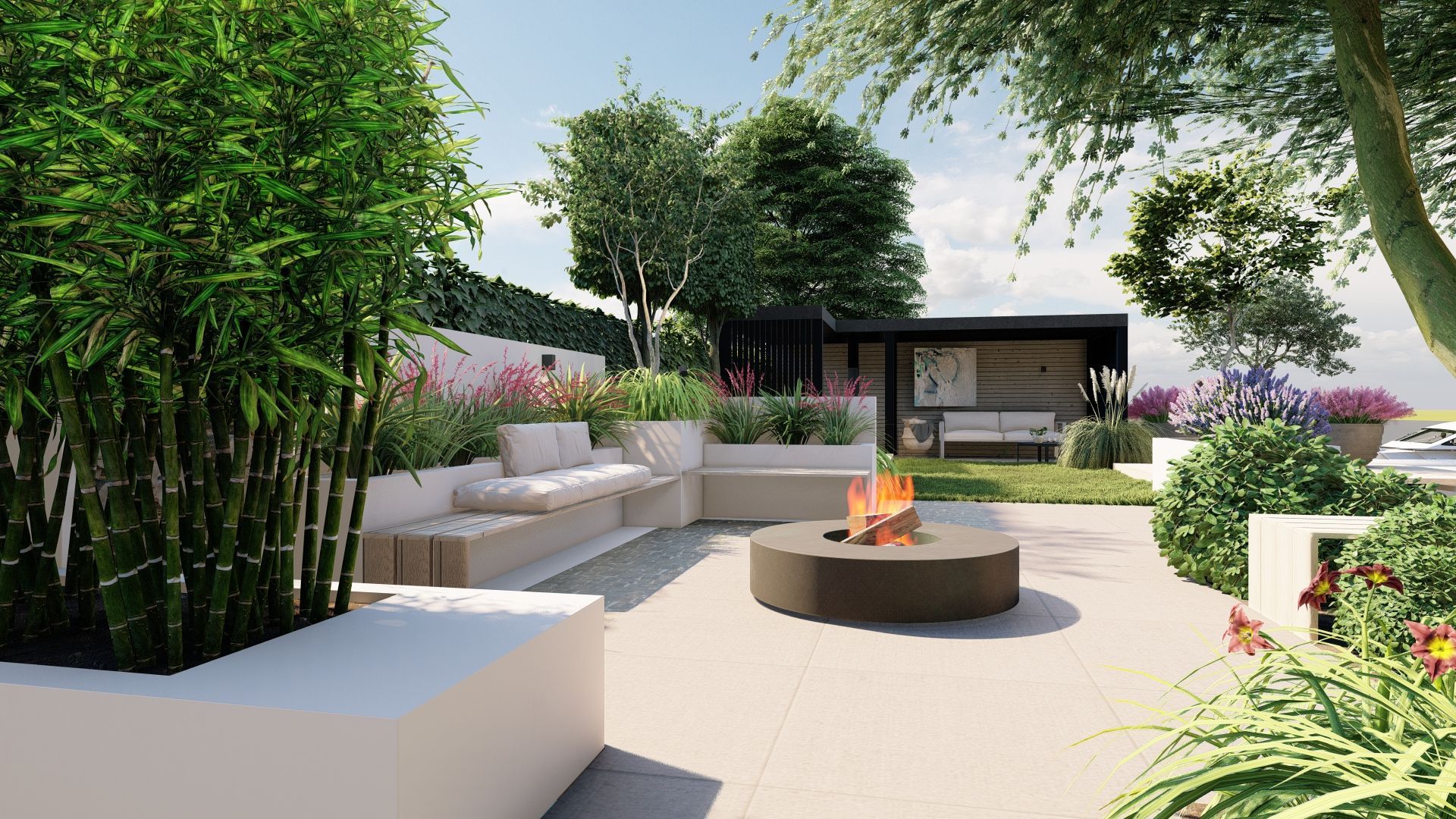 Er is een vuurplaats in het midden van de tuin.