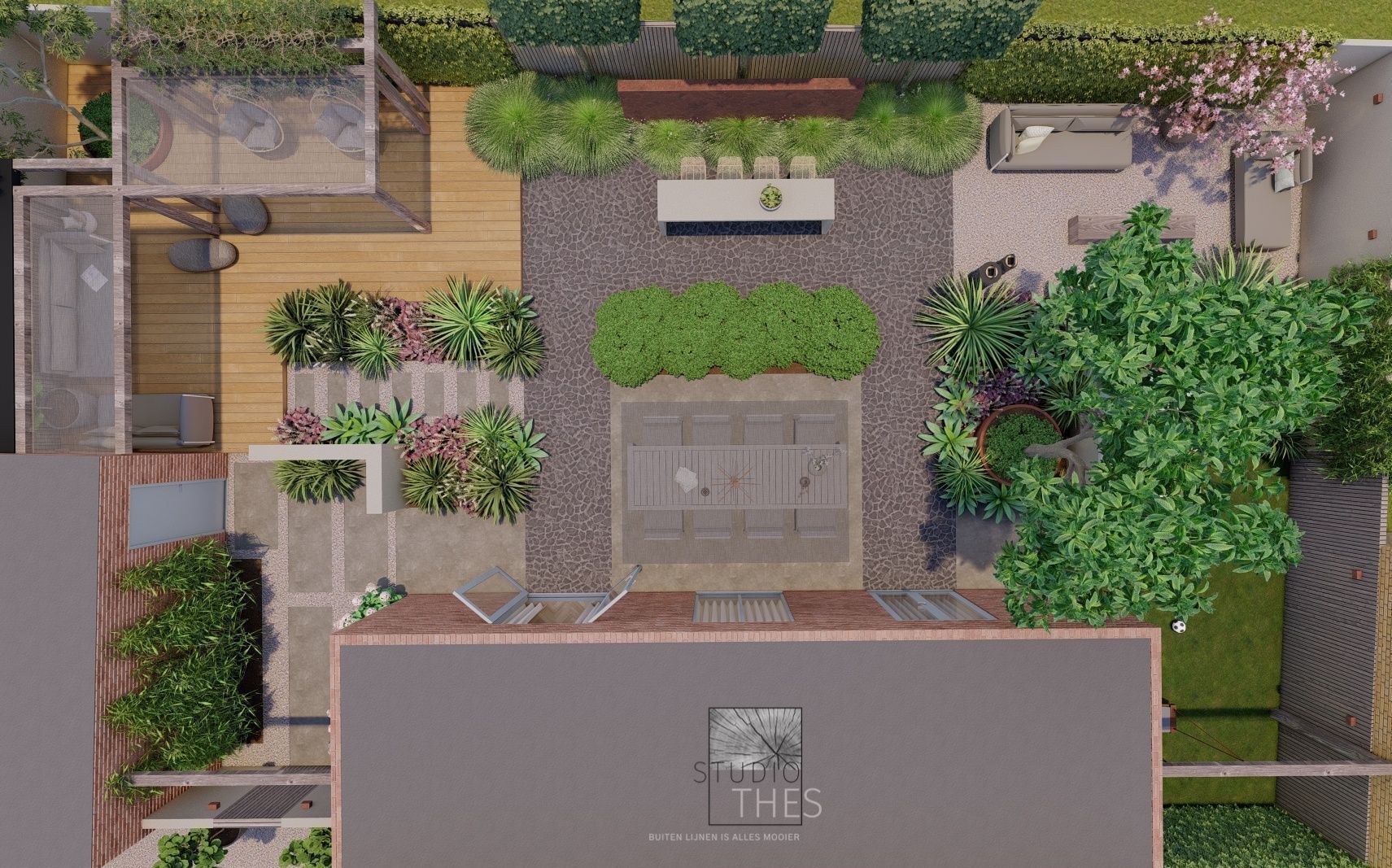 Een luchtfoto van een tuin met een huis op de achtergrond.