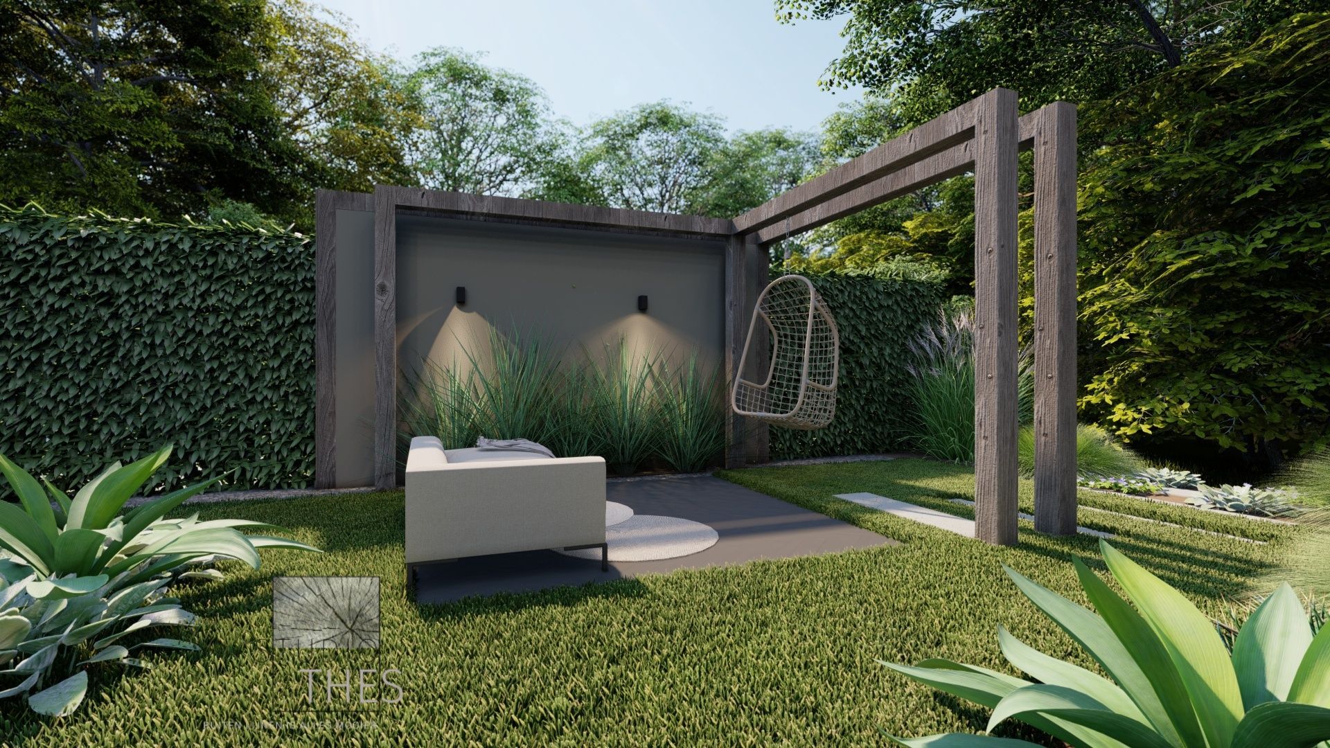 Er staat een hangstoel in het midden van de tuin.