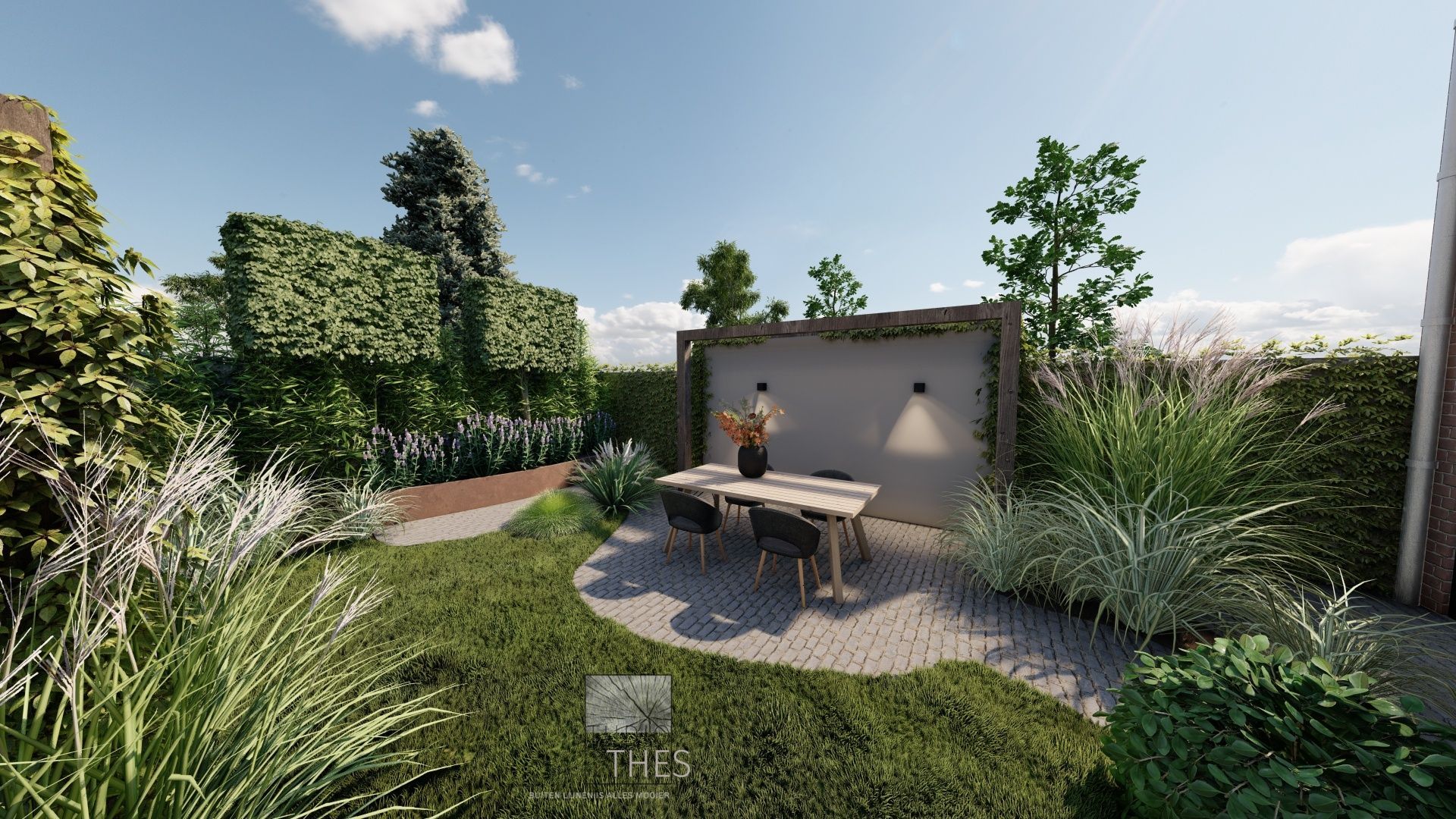 Er staat een tafel met stoelen in het midden van de tuin.