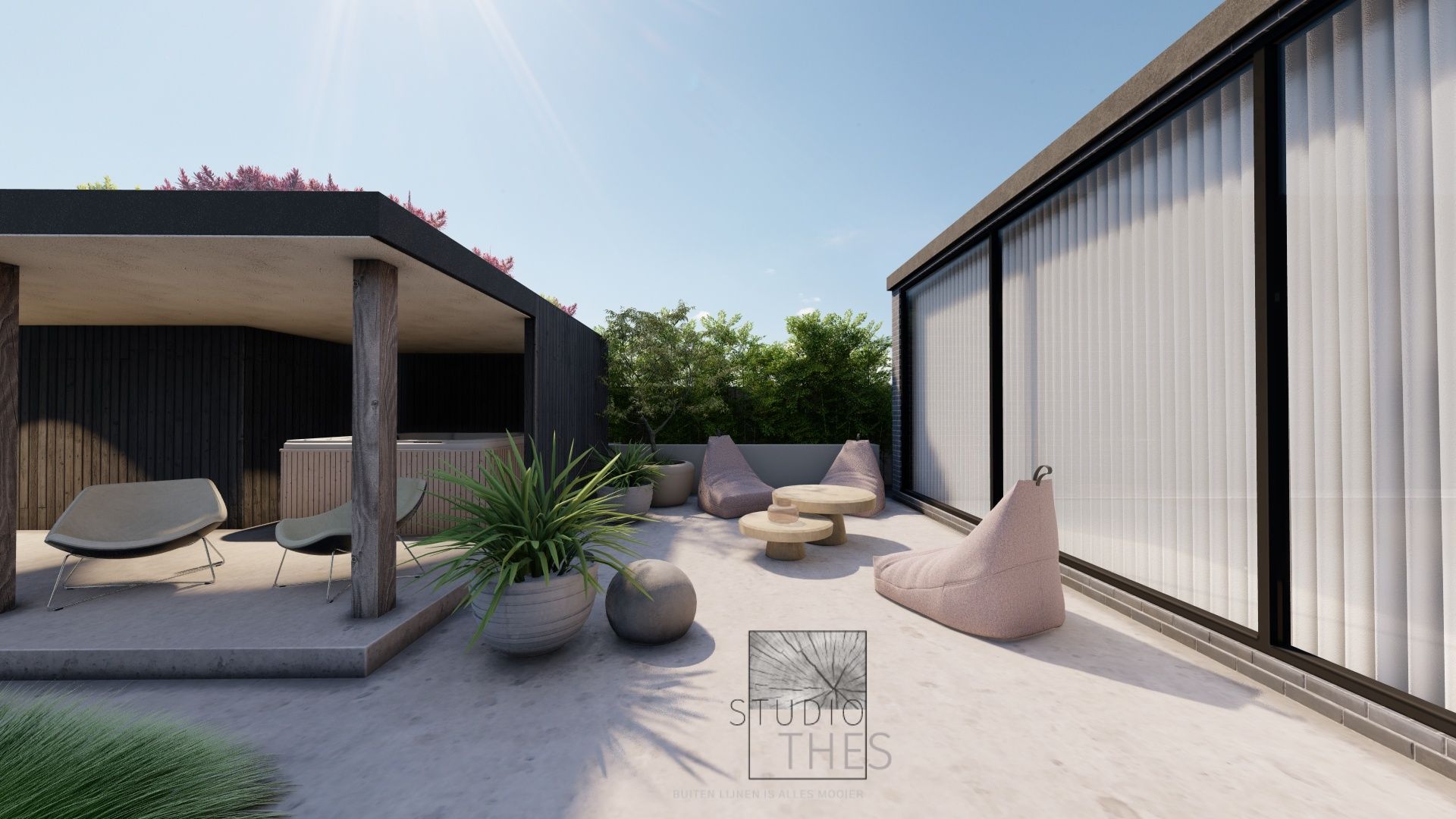 Een impressie van een patio met buitenverblijf ernaast