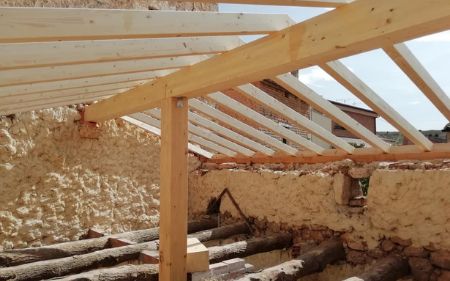 construir estructura de madera para una cubierta nueva en Soria