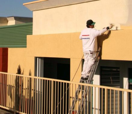 pintar fachada con pintura hidrófuga, en san esteban de gormaz en Soria