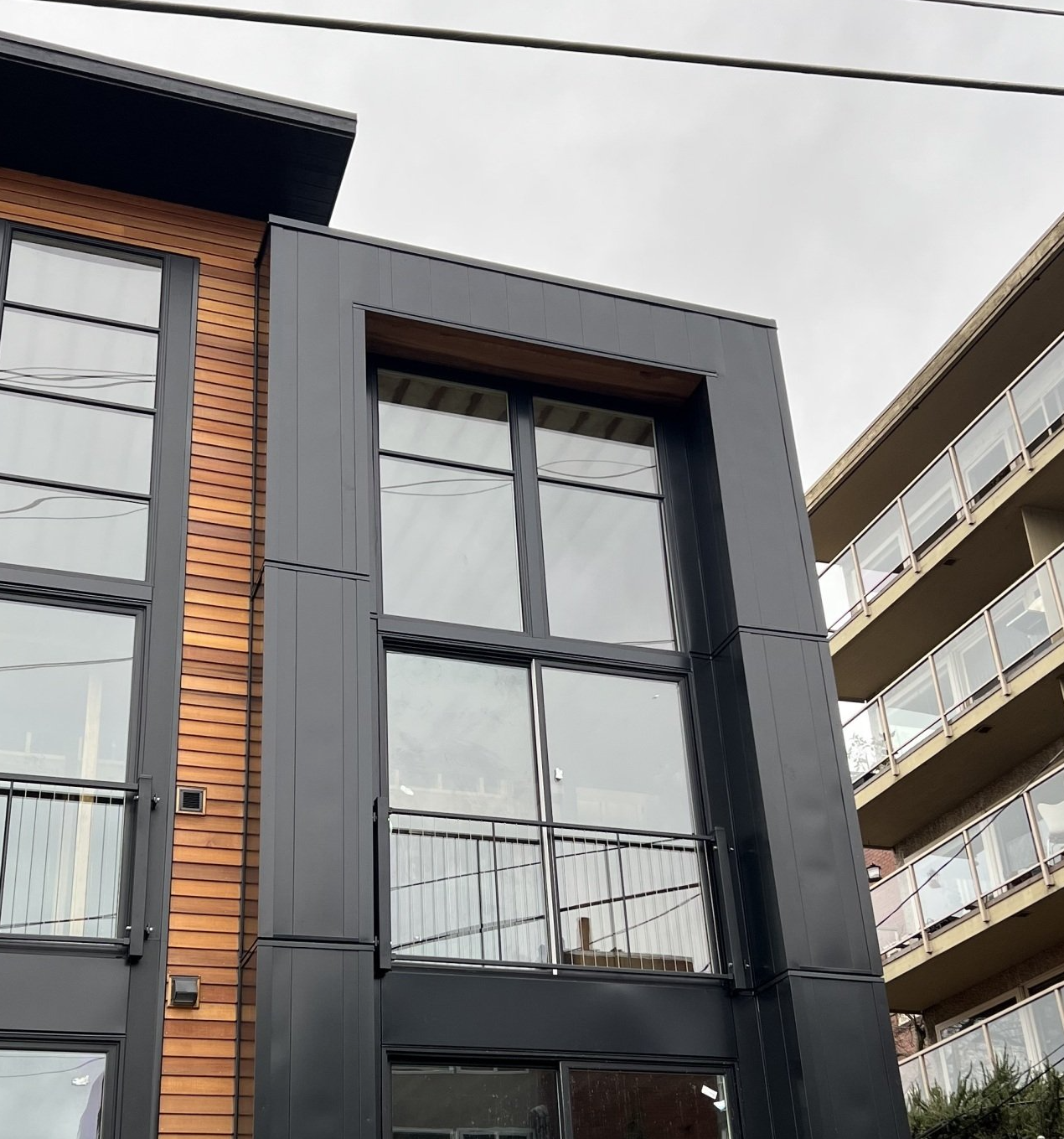 A building with a lot of windows and balconies
