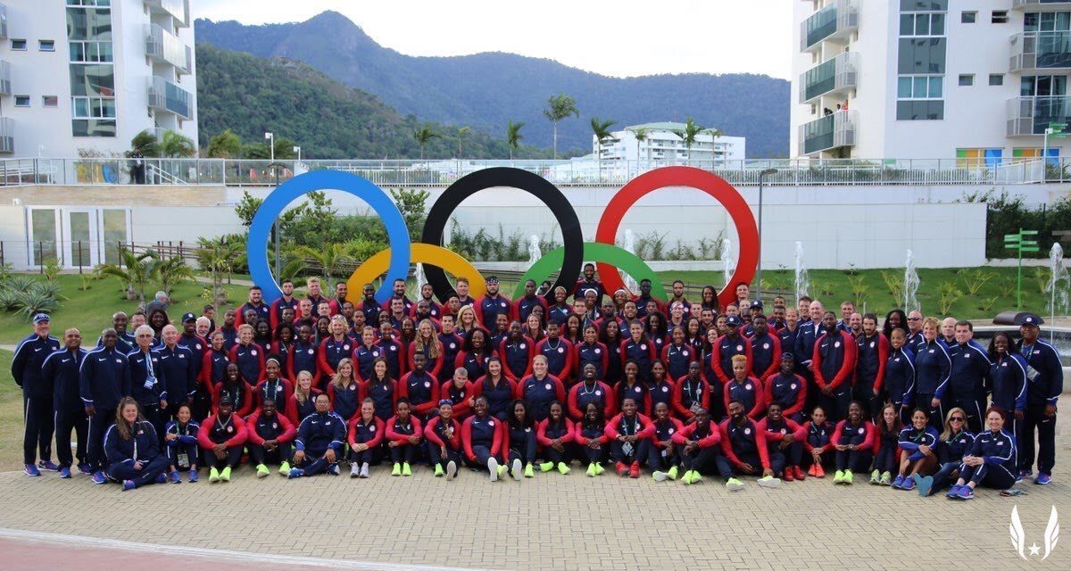 Chaunte Lowe group picture with the 2016 Olympic team
