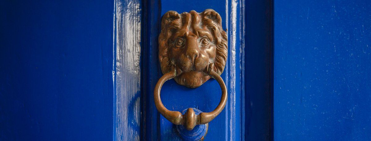 Photo of anlion door knocker by Art Ward ©